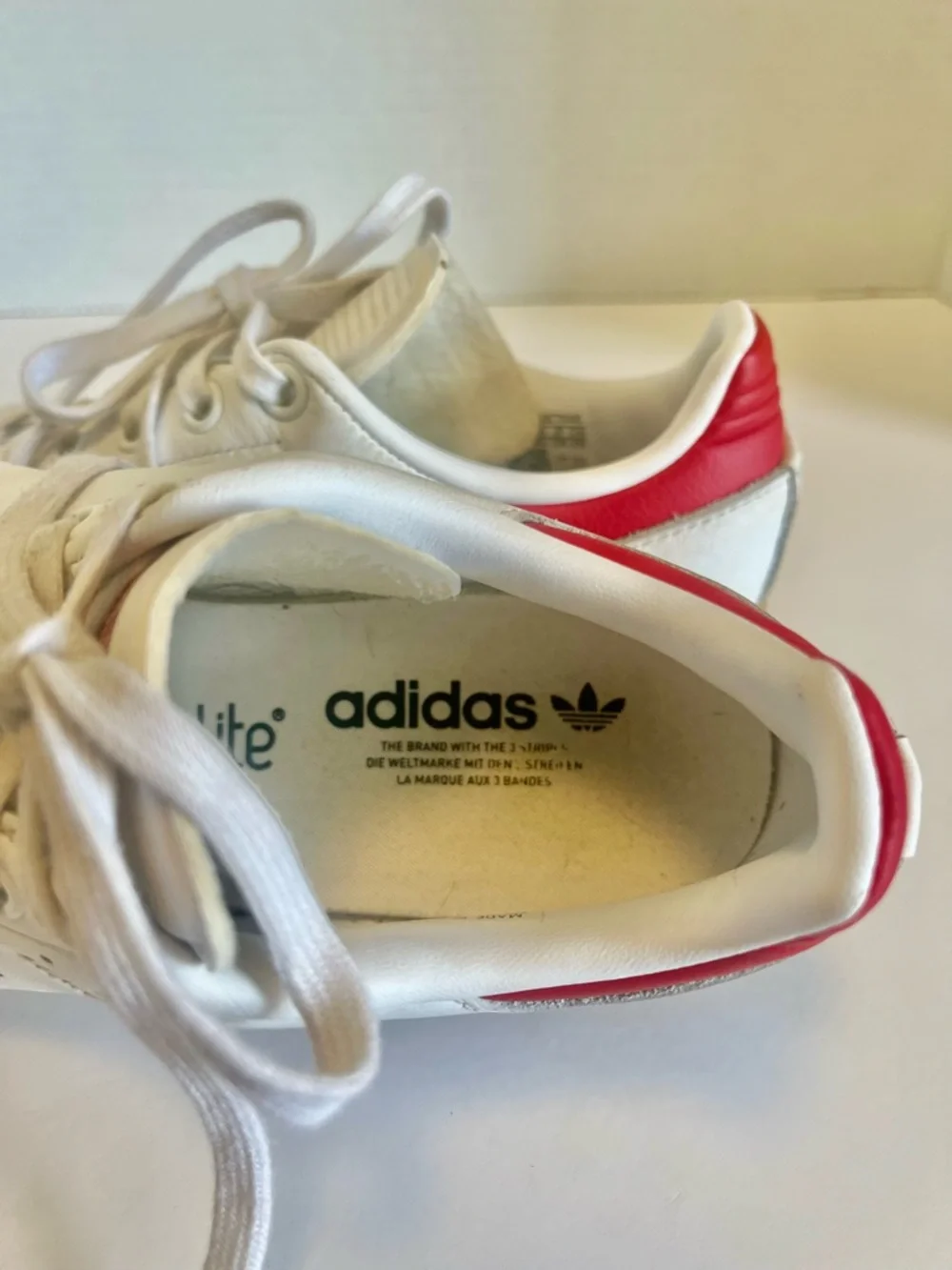 Adidas Stan Smith Kids Shoes Size 3 1/2 White/Red/Gum Colorway - Picture 4 of 6